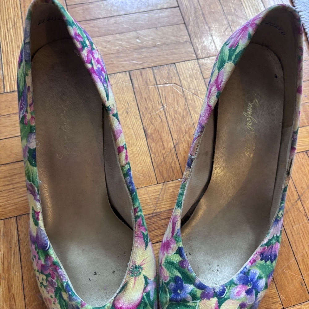 vintage 80s heels - read full description * accepting offers - Picture 2 of 9